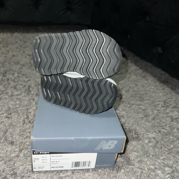 New Balance - Picture 3 of 3